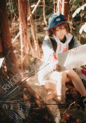 《眼镜女神》